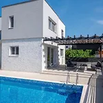 House Kreso Nyaraló