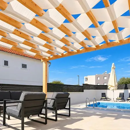 House Heated Pool Kreso Dom wakacyjny